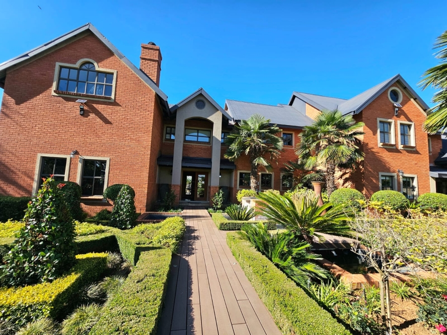 5 Bedroom Property for Sale in Grimbeeck Park North West